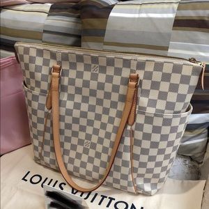 SOLD! Louis Vuitton Totally MM damier azur